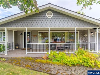 359 Apple Blossom Ave N