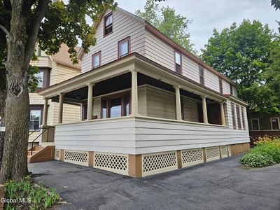 8 Schonowee Avenue