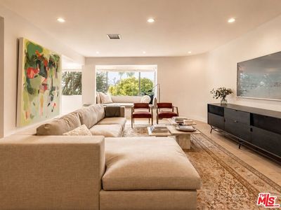 930 California Ave Unit 301