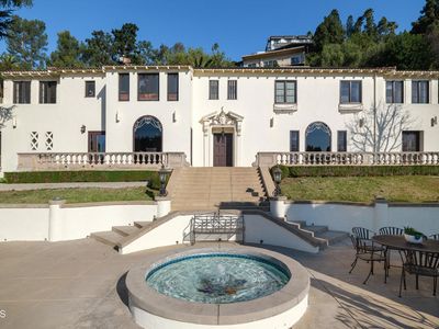 1951 N Saint Andrews Pl