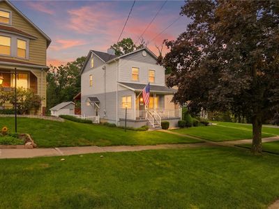 102 King St