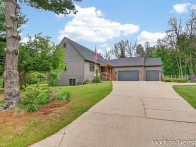 30 Whistling Pines Ln NW