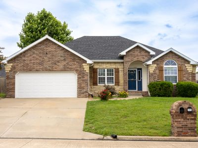 1585 S Mission Avenue