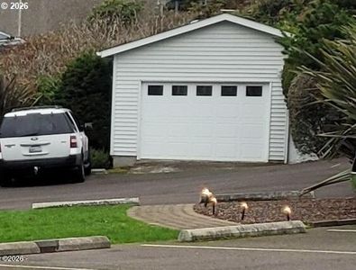 4239 SW Highway 101