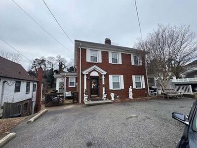 706 Mulberry Rd