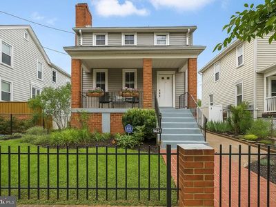 3921 22nd St NE