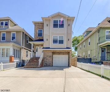657 Jefferson Ave
