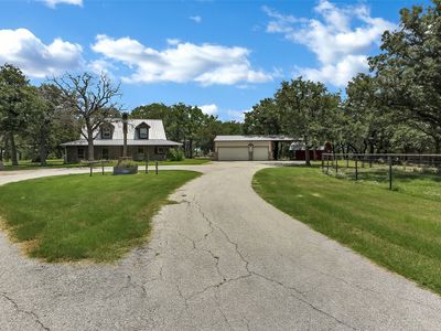 3911 N Highway 281