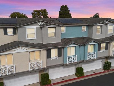 3023 Pacific Palm Way