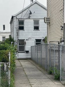 162 Summit Ave