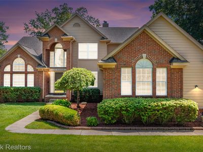 2322 Sandlewood Dr