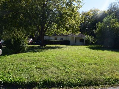 1883 Shady Ln