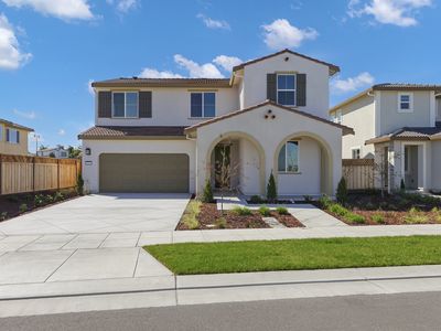 204 W Adriana Dr
