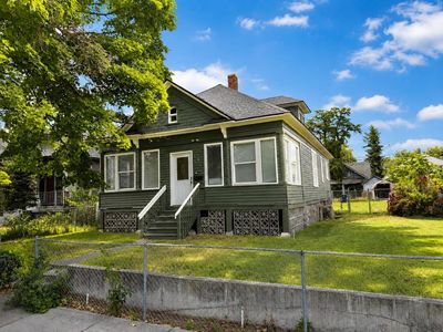 1011 E Augusta Ave