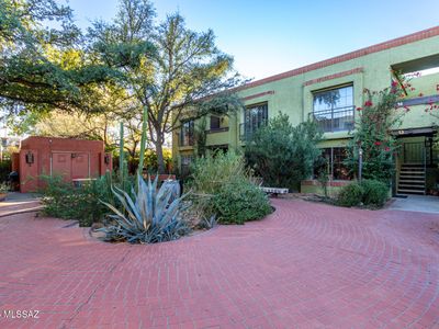 921 N Chrysler Dr APT 14