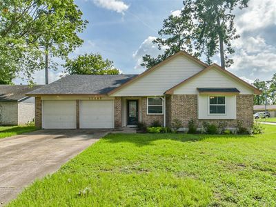 17502 Huntersglen Cir