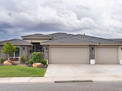 2110 E Mountain Trl