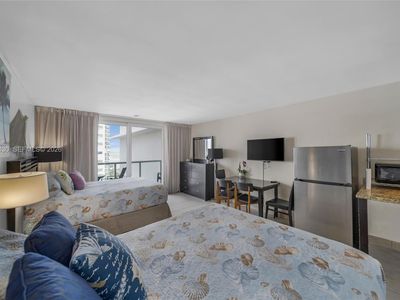19201 N Collins Ave #1117
