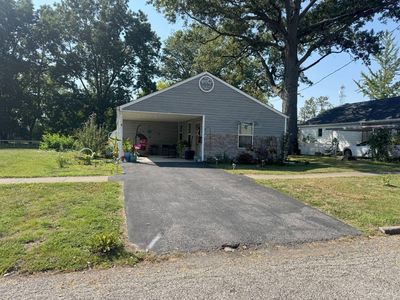 506 W Douglas St
