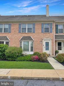 Property at 103 Hollytree Ct, Pottstown, PA