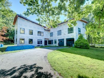 18 Rambling Brook Rd