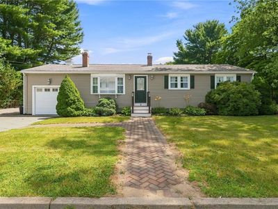 9 Eileen Dr