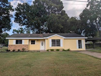 3895 Bristol Dr