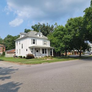 501 Roanoke Blvd