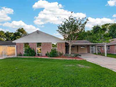 11206 Huggins Dr