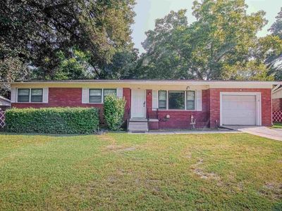 106 E Carolanne Blvd