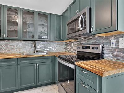 503 Gardens Dr APT 201