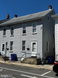 719 N Locust St