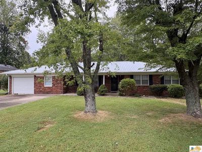 Property at 208 Sandwood Dr, Glasgow, KY