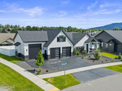 898 W Wayward Cir