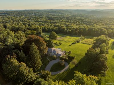 283-289, 299 Starr Ridge Road