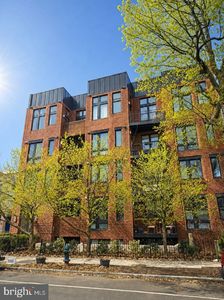 245 15th St SE APT 301