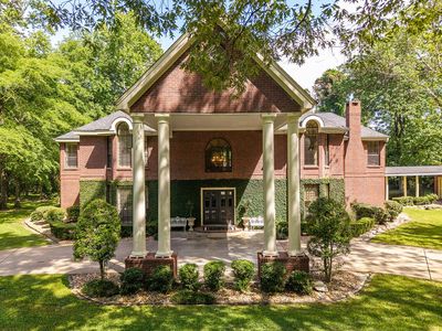 1003 Harmony Hill Dr