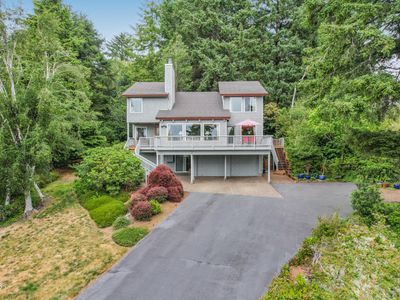 1075 SE Spruce Way