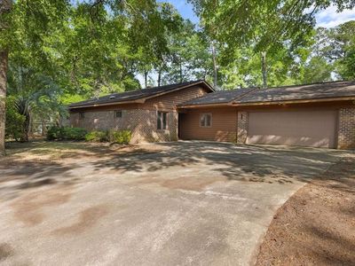 2204 Jefferson Circle