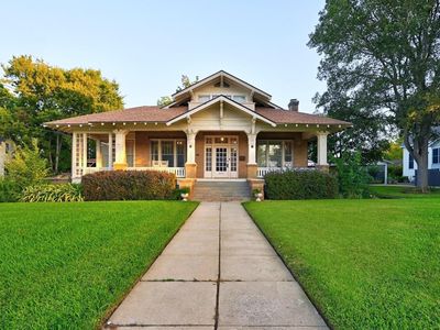 405 College Ave