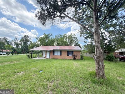 Property at 5 Lakeside Dr, Hazlehurst, GA