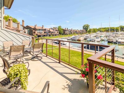 3234 N Marina View Dr #11