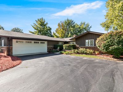 25012 W Mary Ln
