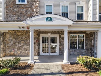 23 Augustus Ct Unit 4003