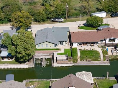 66 Lakewood Villa St