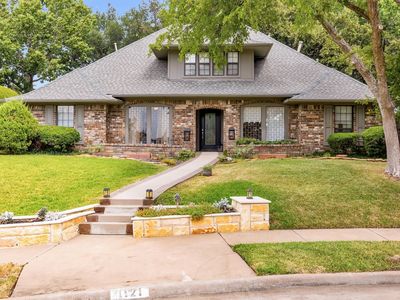 1121 Derbyshire Pl