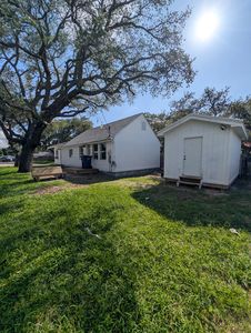 210 Sweet Bay St