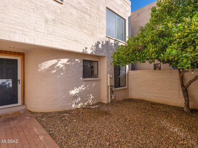 2817 E Sierra Vista Rd