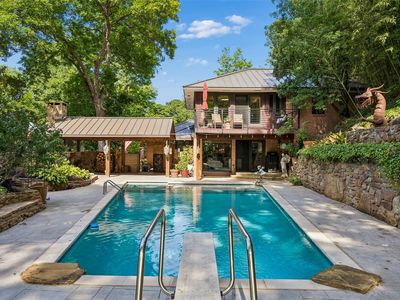 404 W Greenbriar Ln