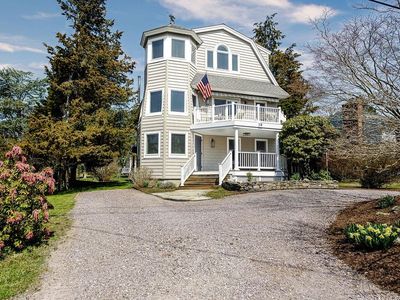 18 Lugger St